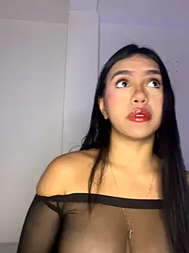 Michelle johnson  online show from 10-18-25, 05:14