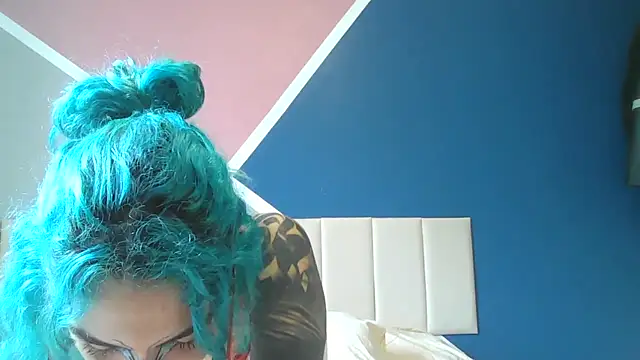 peetitefairy online show from 10-18-25, 06:52