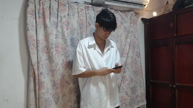 Snapshot of alice_julls chatting on 01-10-26, 07:48 alice julls online show from 01-10-26, 07:48