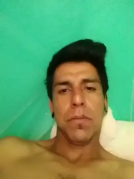 Snapshot of TragicAirplane168 chatting on 10-26-25, 05:19 TragicAirplane168 online show from 10-26-25, 05:19