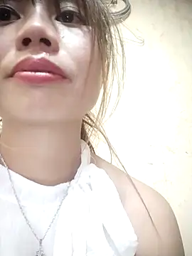 Dung-Thao19 online show from 10-19-25, 01:45