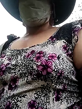 Love-Mama33 online show from 03-12-26, 01:12