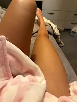 faithsfootsie22 online show from 12-02-25, 07:42