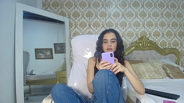 JessB  online show from 11-08-25, 07:56