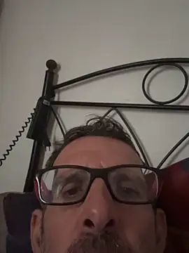 Snapshot of gigolobcn chatting on 12-14-25, 11:26 gigolobcn online show from 12-14-25, 11:26