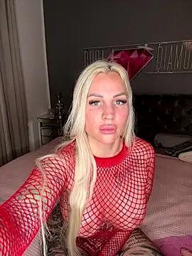 Snapshot of CoraDiamond chatting on 12-04-25, 07:17 CoraDiamond online show from 12-04-25, 07:17