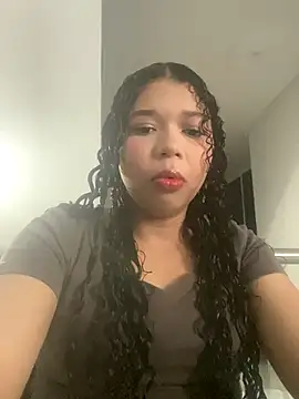 Snapshot of STEFANY_MOLL chatting on 10-20-25, 02:39 STEFANY MOLL online show from 10-20-25, 02:39