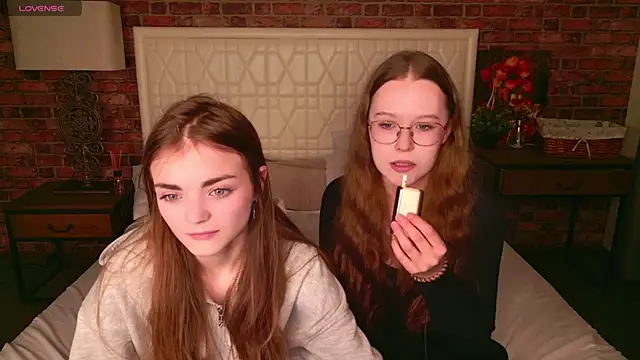 MandyMils online show from 11-23-25, 01:22