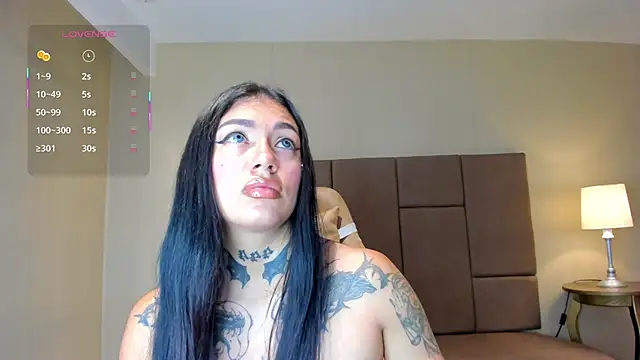 AlexiaCooperr online show from 04-27-26, 02:37