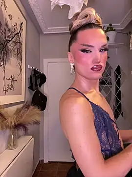 Snapshot of lacattiva chatting on 10-01-25, 07:31 lacattiva online show from 10-01-25, 07:31