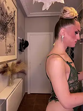 Snapshot of lacattiva chatting on 10-09-25, 05:44 lacattiva online show from 10-09-25, 05:44