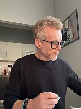 Axl hot online show from 02-21-26, 11:22