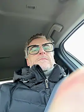 Axl hot online show from 02-22-26, 08:57