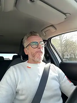 Axl hot online show from 03-31-26, 03:34