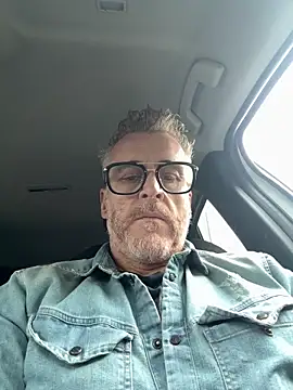 Snapshot of Axl_hot chatting on 05-15-26, 03:41 Axl hot online show from 05-15-26, 03:41