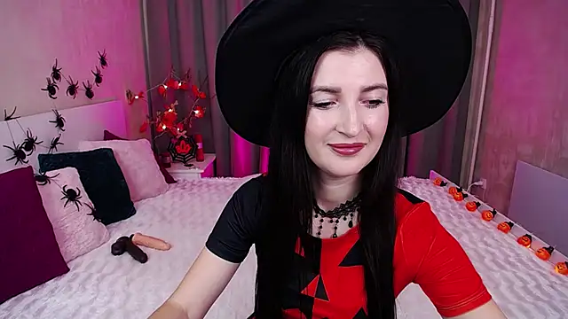 EvelinCuper online show from 10-31-25, 06:14