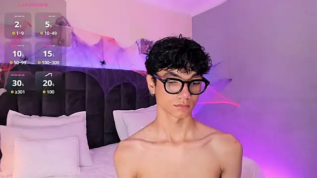 Snapshot of Phillicious__ chatting on 10-11-25, 09:13 Phillicious online show from 10-11-25, 09:13