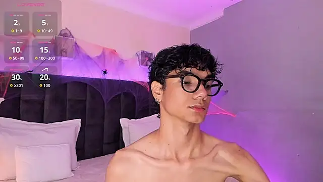 Snapshot of Phillicious__ chatting on 10-20-25, 09:04 Phillicious online show from 10-20-25, 09:04