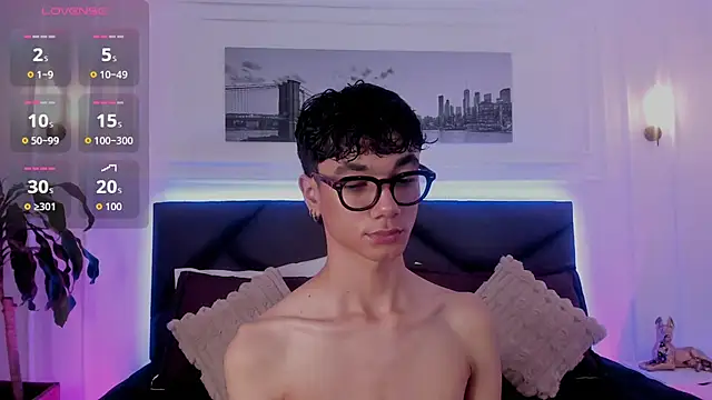 Snapshot of Phillicious__ chatting on 11-01-25, 10:23 Phillicious online show from 11-01-25, 10:23