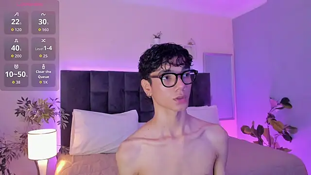 Snapshot of Phillicious__ chatting on 12-02-25, 09:43 Phillicious online show from 12-02-25, 09:43