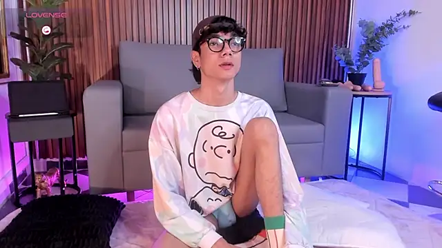 Snapshot of Phillicious__ chatting on 02-18-26, 12:06 Phillicious online show from 02-18-26, 12:06