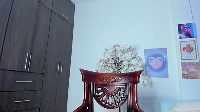 Snapshot of ashly_pnik1 chatting on 11-06-25, 03:18 ashly pnik1 online show from 11-06-25, 03:18