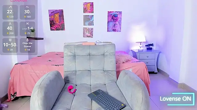 Snapshot of mia_purplee chatting on 09-28-25, 03:01 mia purplee online show from 09-28-25, 03:01