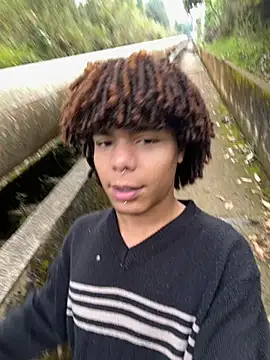 Snapshot of Alexis_Spicter chatting on 09-27-25, 02:33 Alexis Spicter online show from 09-27-25, 02:33