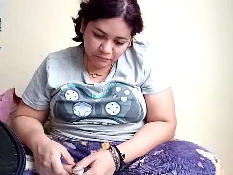 Snapshot of Kitty_WetXxX chatting on 09-13-25, 10:09 Kitty WetXxX online show from 09-13-25, 10:09