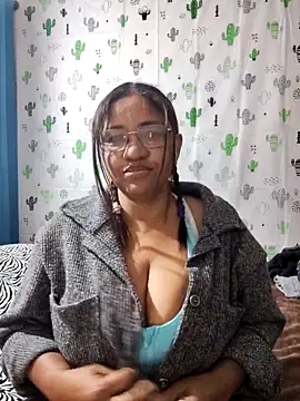 Snapshot of Avannay chatting on 09-16-25, 12:33 Avannay online show from 09-16-25, 12:33