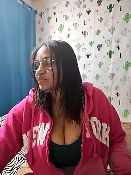 Snapshot of Avannay chatting on 09-23-25, 12:02 Avannay online show from 09-23-25, 12:02