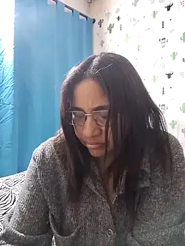 Snapshot of Avannay chatting on 10-16-25, 12:33 Avannay online show from 10-16-25, 12:33