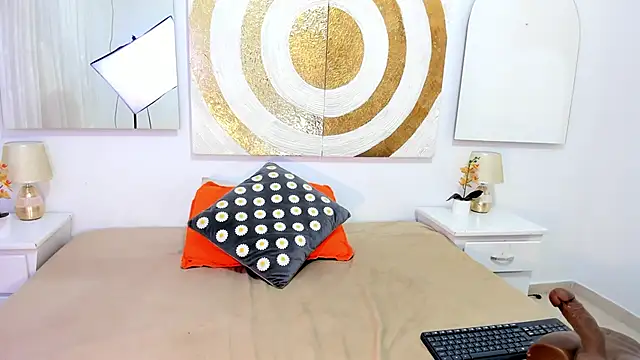 Michelle Lewis  online show from 03-12-26, 01:06