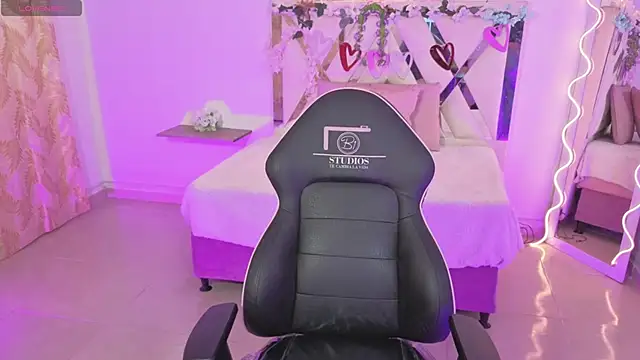 ZURY TAY online show from 10-28-25, 11:36