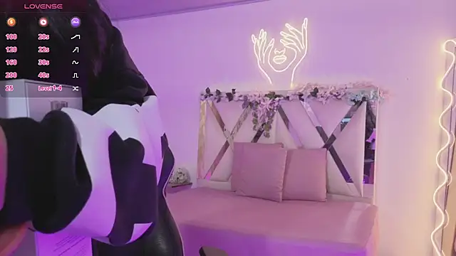 ZURY TAY online show from 04-22-26, 11:45