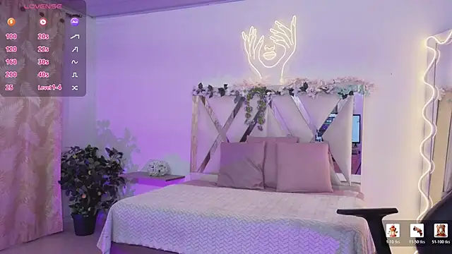 Snapshot of ZURY_TAY chatting on 04-28-26, 11:37 ZURY TAY online show from 04-28-26, 11:37