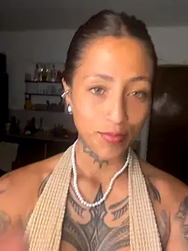 Snapshot of rih4nnna chatting on 12-16-25, 04:06 rih4nnna online show from 12-16-25, 04:06