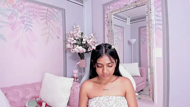 Snapshot of Jessgarcia_ chatting on 10-11-25, 05:39 Jessgarcia  online show from 10-11-25, 05:39