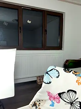 Snapshot of MiaKiittyy chatting on 11-26-25, 01:06 MiaKiittyy online show from 11-26-25, 01:06