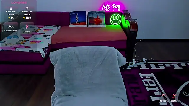 Snapshot of MiaKiittyy chatting on 12-01-25, 01:32 MiaKiittyy online show from 12-01-25, 01:32