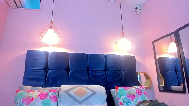 Snapshot of neferet_opal chatting on 02-14-26, 12:18 neferet opal online show from 02-14-26, 12:18