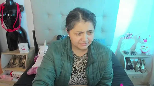 TifanyAmazinng online show from 12-03-25, 12:14