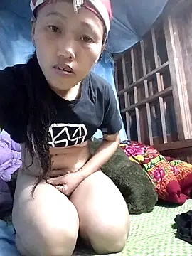 Snapshot of PhamPm70 chatting on 11-19-25, 11:21 PhamPm70 online show from 11-19-25, 11:21