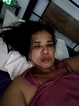 Snapshot of Prettysweetmum chatting on 09-21-25, 09:27 Prettysweetmum online show from 09-21-25, 09:27