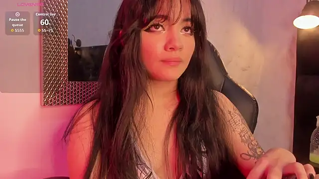 Snapshot of Darky_Doll chatting on 09-23-25, 03:53 Darky Doll online show from 09-23-25, 03:53