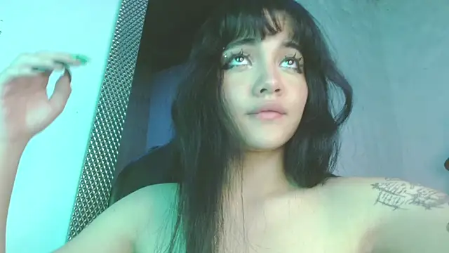 Snapshot of Darky_Doll chatting on 10-03-25, 03:47 Darky Doll online show from 10-03-25, 03:47