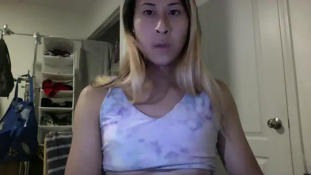 Snapshot of hofgw7 chatting on 09-12-25, 02:22 hofgw7 online show from 09-12-25, 02:22