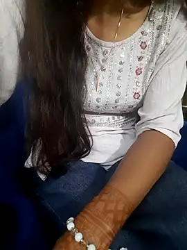 Aarti-kumri online show from 10-18-25, 09:54