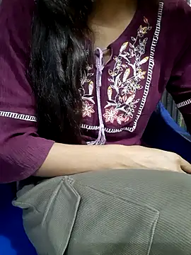 Aarti-kumri online show from 10-30-25, 04:52