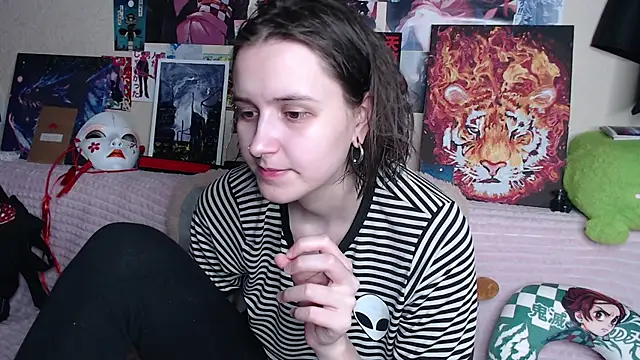 Snapshot of AliceChio chatting on 09-14-25, 02:38 AliceChio online show from 09-14-25, 02:38